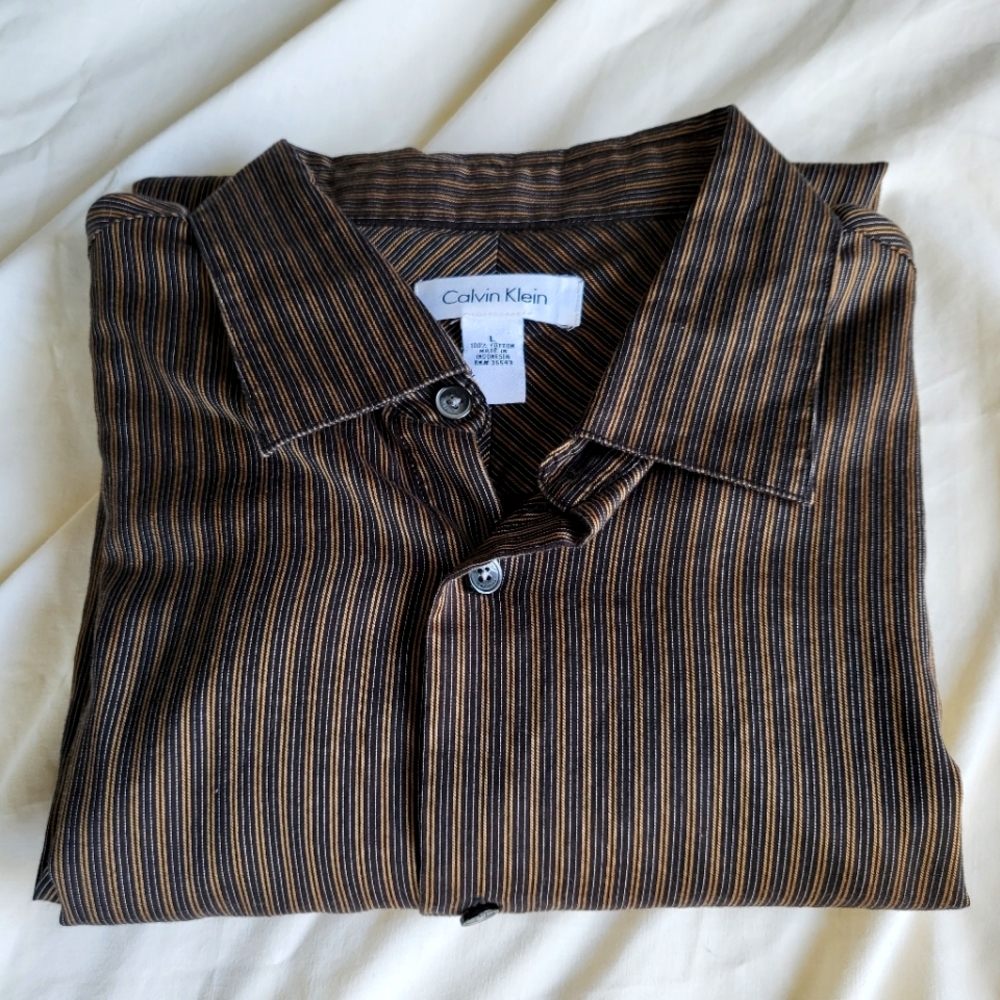 Calvin Klein Men's Large button down shirt
